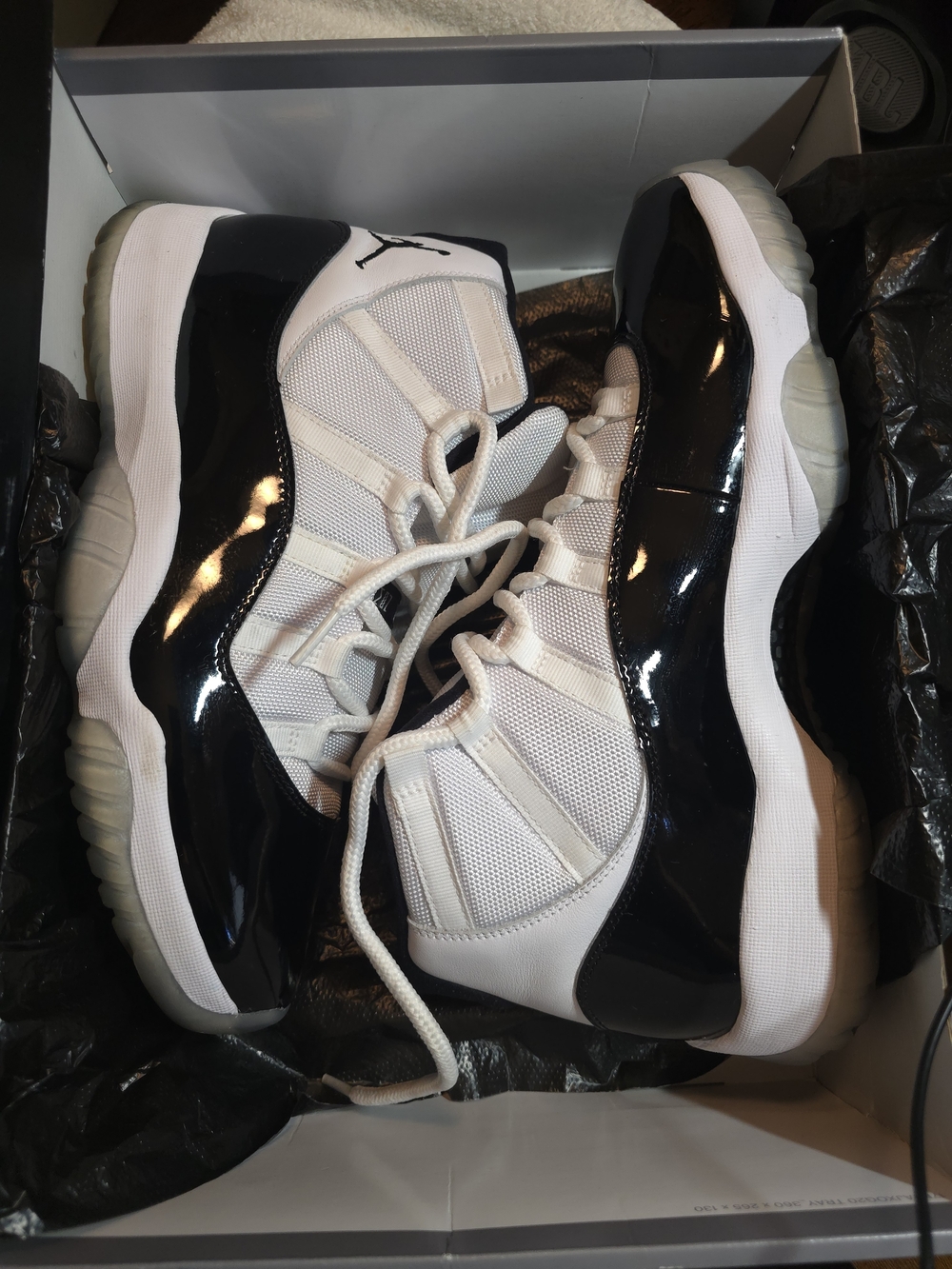 **SOLD**Air Jordan 11 Retro "Concord" (2018) Size 12